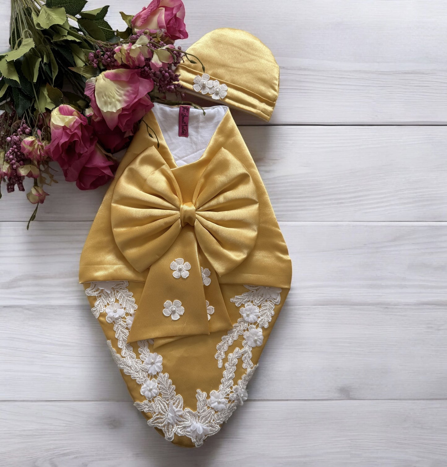 BABY WRAPPER IN YELLOW
