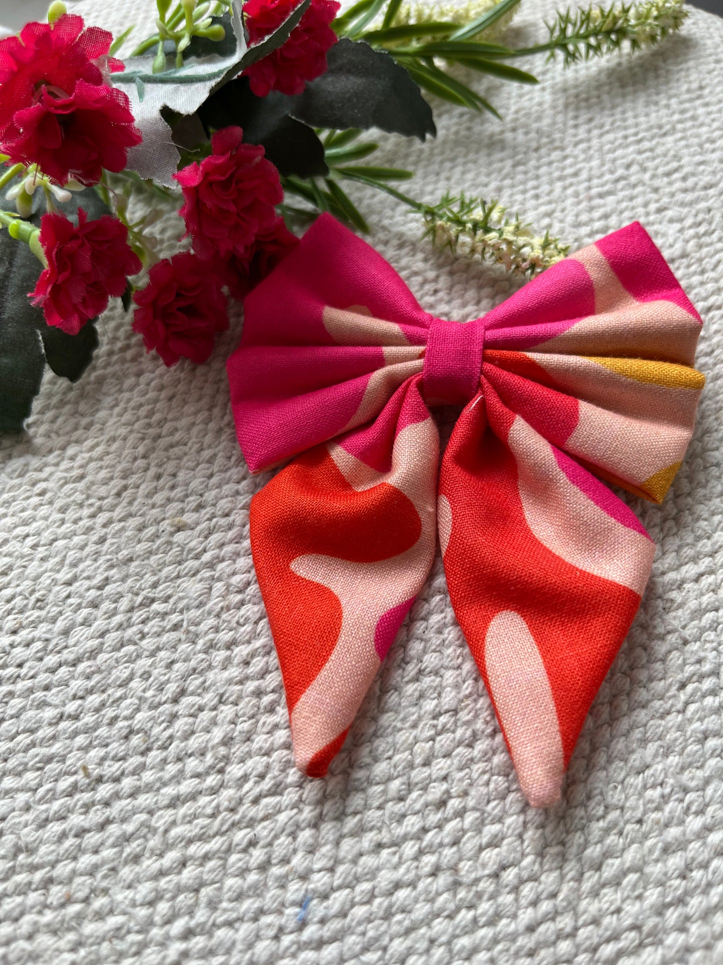Abstract Printed Tail Bow